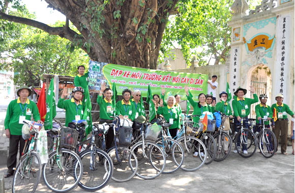 VACNE[-]tuyển[-]tình[-]nguyện[-]viên[-]Hành[-]trình[-]đạp[-]xe[-]truyền[-]thông[-]môi[-]trường[-]2018
